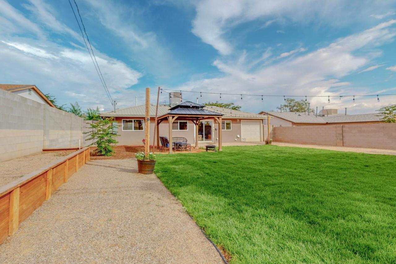 Comfortable 3-Bedroom Home With Spacious Backyard Albuquerque Exterior photo